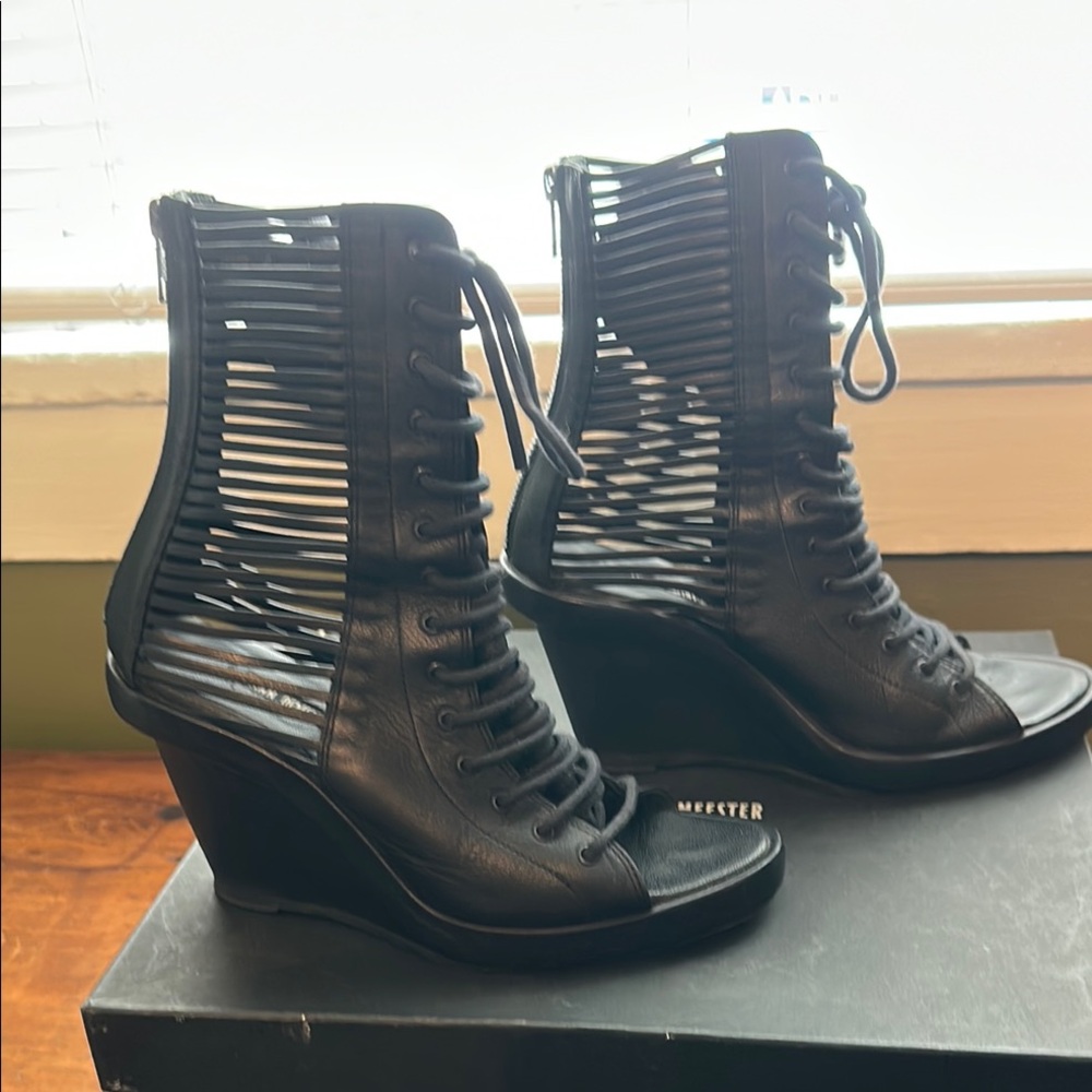 Ann Demeulemeester Vitello Lavato Nero Lace-Up Women's shoe